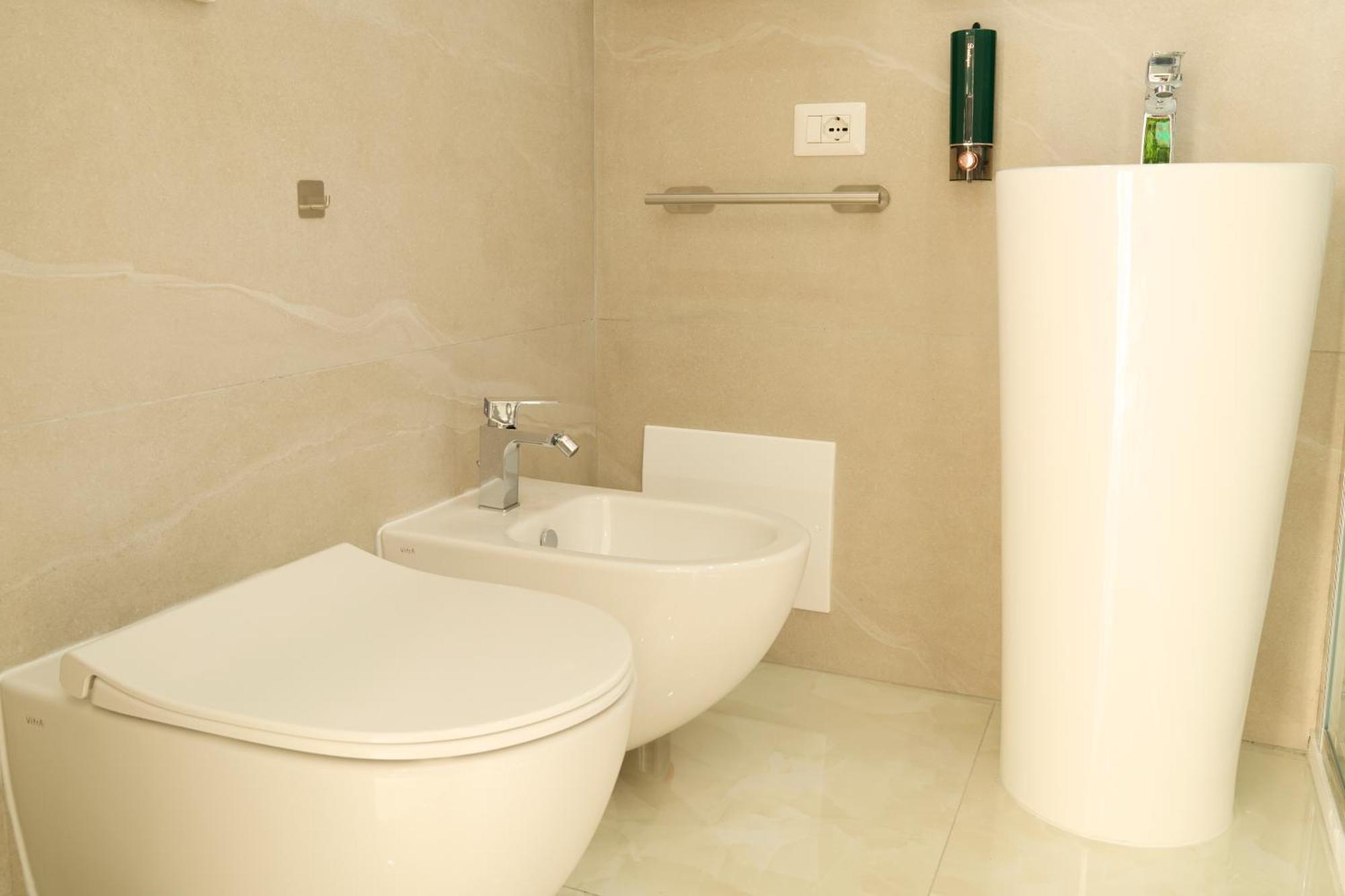 Napoli Central Lumina Suites المظهر الخارجي الصورة